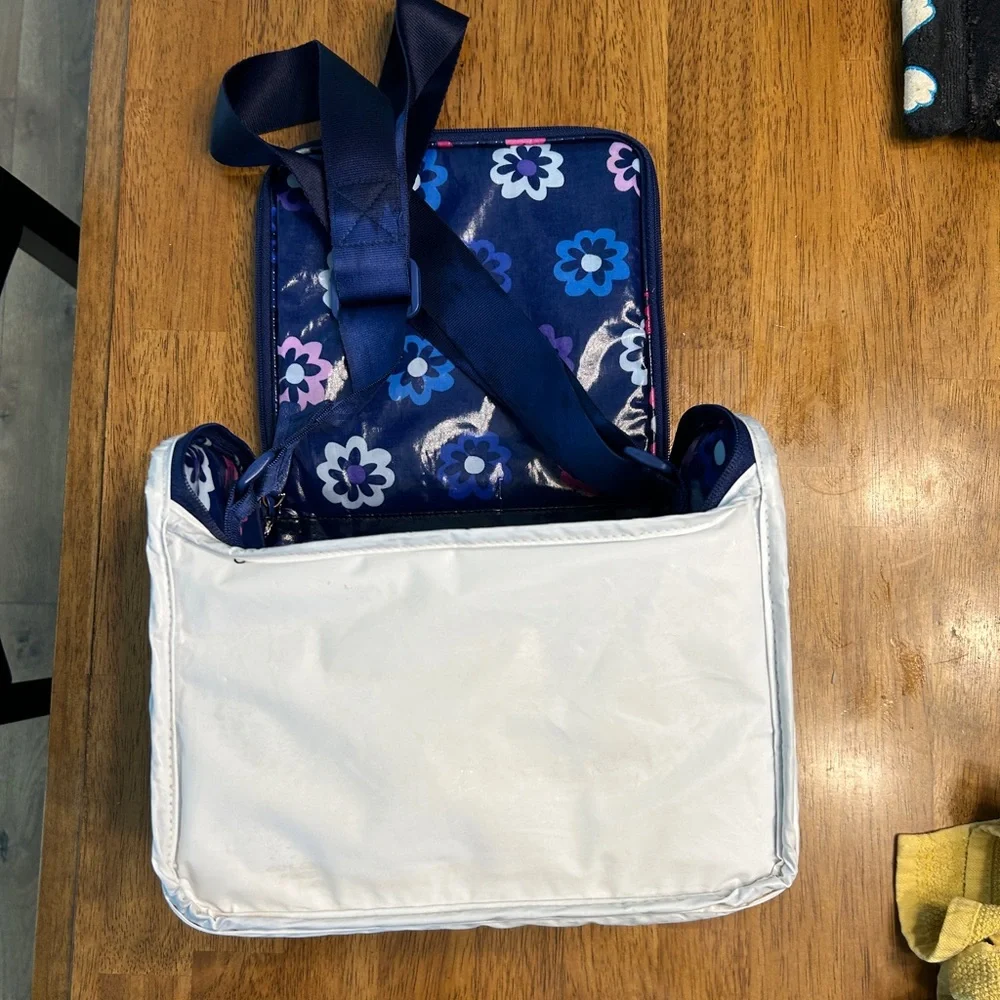 Vera Bradley Lunch Tote - Picture 11 of 16